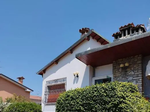Villa Lucca Altopascio 0*,  İtalya